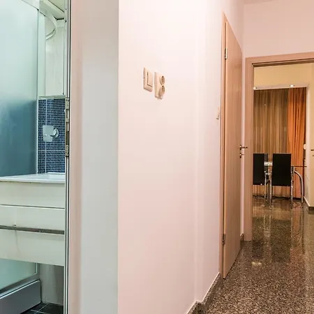Lazykey Suites - Bright 3bd Apt W/unbeatable Location Apartamento Sofía