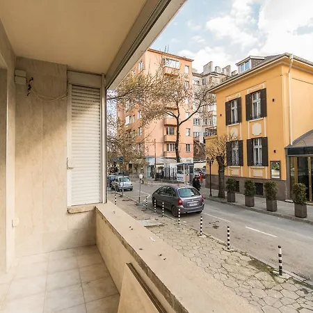 Lazykey Suites - Bright 3bd Apt W/unbeatable Location Sofía