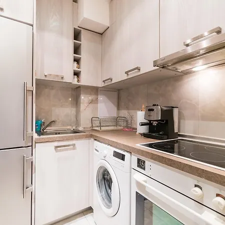 Lazykey Suites - Bright 3bd Apt W/unbeatable Location Sofía
